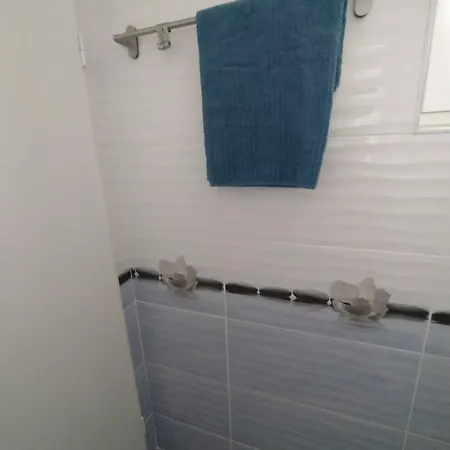 Apartament White град *